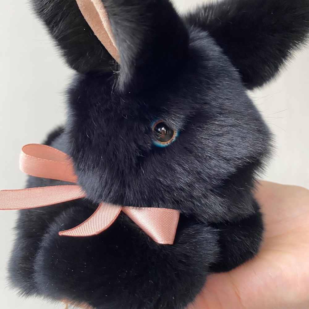 кролик из меха