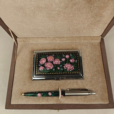 Подарочный набор "Пионы" визитница с ручной росписью Палех и ручка Parker