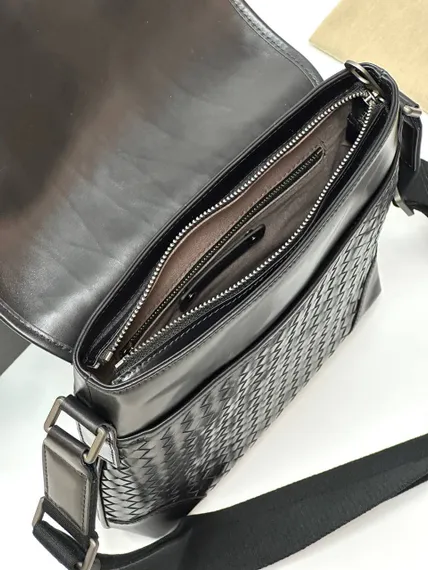 Сумка мужская кожаная Bottega Veneta через плечо