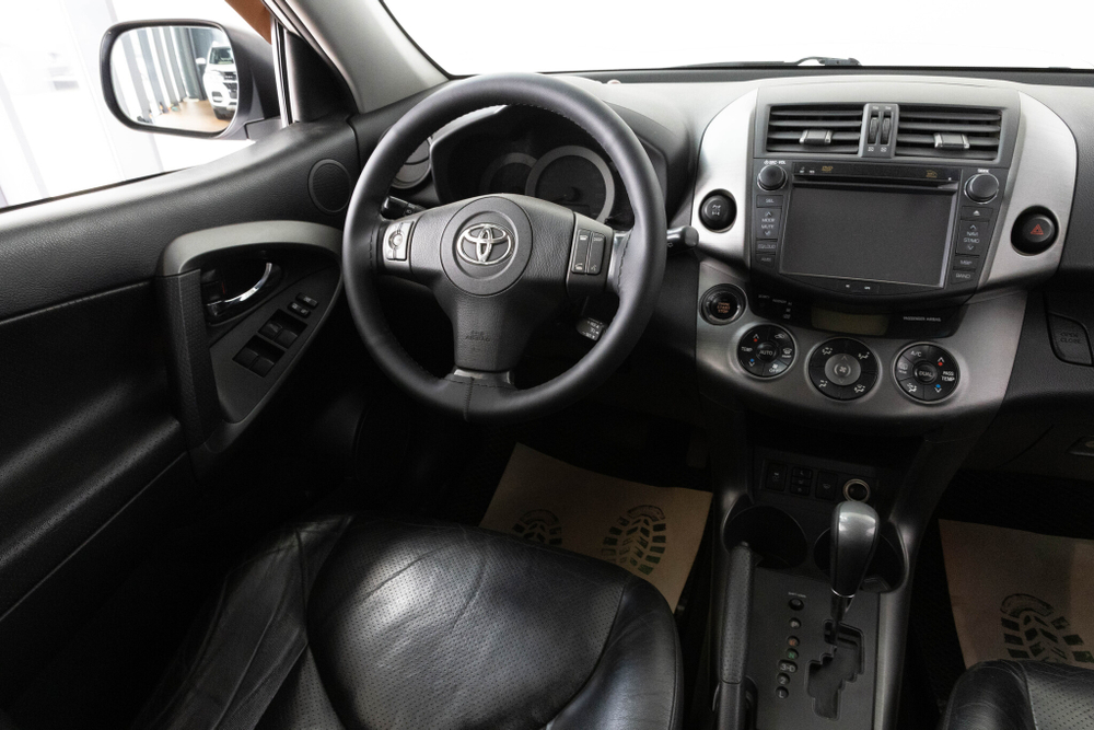 Toyota RAV4, 2009 год