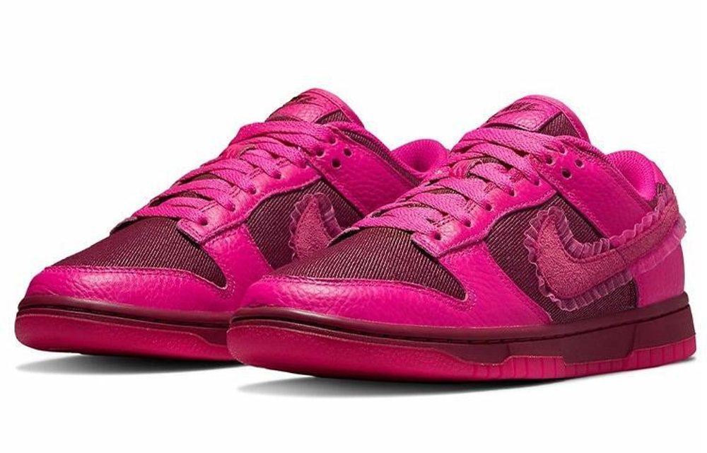 Кроссовки Nike Dunk Low "Valentine'S Day" (Женская размерная сетка)