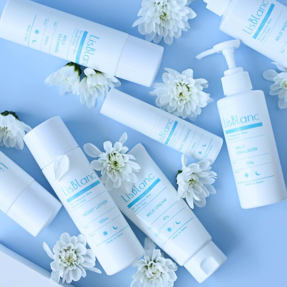 Аминокислотная пенка для умывания с растительным ретинолом AXXZIA LisBlanc Mild Wash