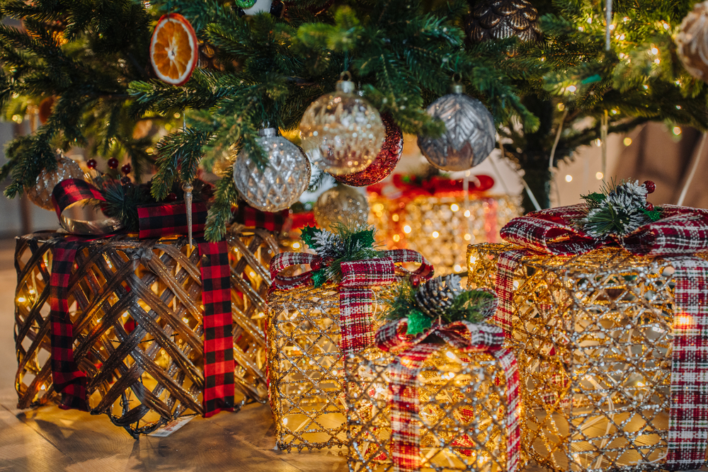 Новогодняя Ель "В гостях у лесной сказки"