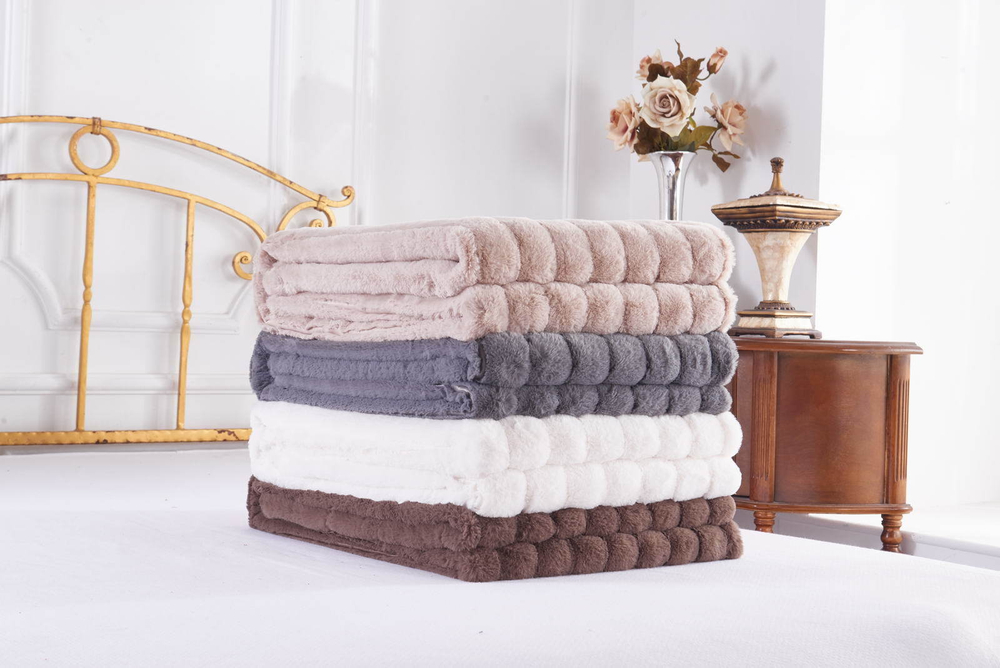 Плед 210х230 Sofi De MarkO Анабель белый