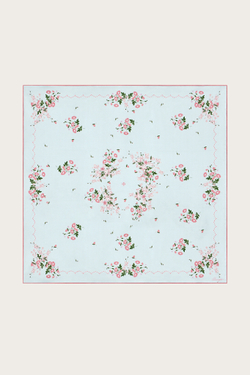 ПЛАТОК ИЗ ГОЛУБОГО ШЕЛКА С АВТОРСКИМ ПРИНТОМ 90*90