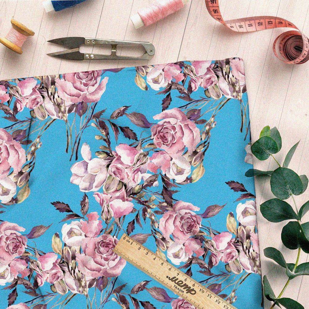 Ткань флис розовые пионы с листьями