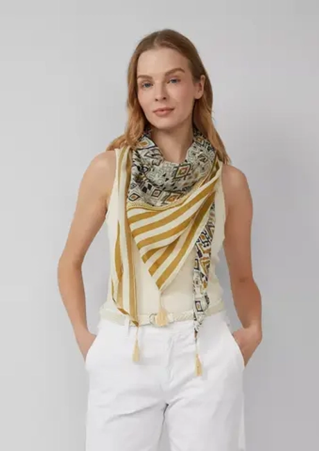 Платок с принтом по всей длине и кисточками s.Oliver