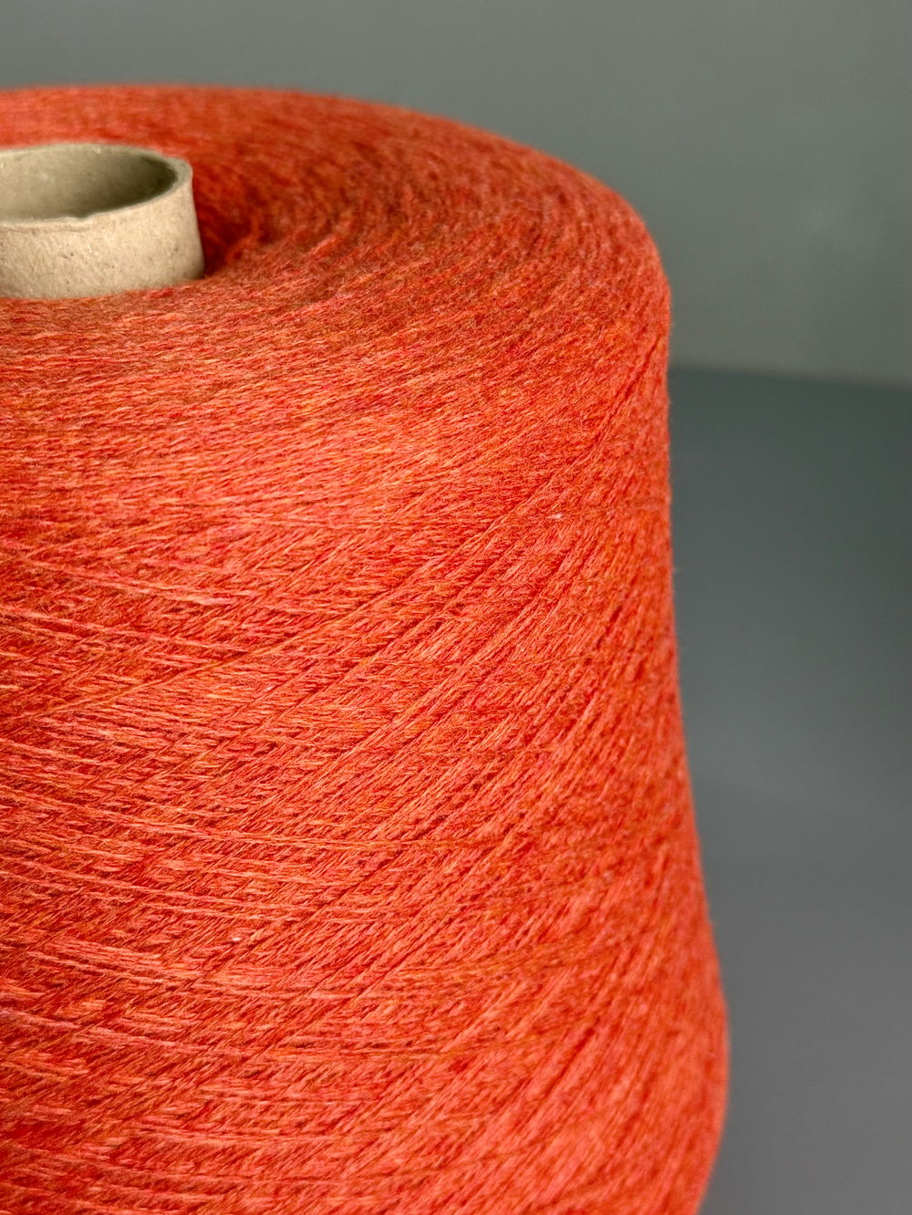 Пряжа Mongolia Cashmere 26/2 (100% кашемир) 1300 м/100 гр, ярко-оранжевый меланж