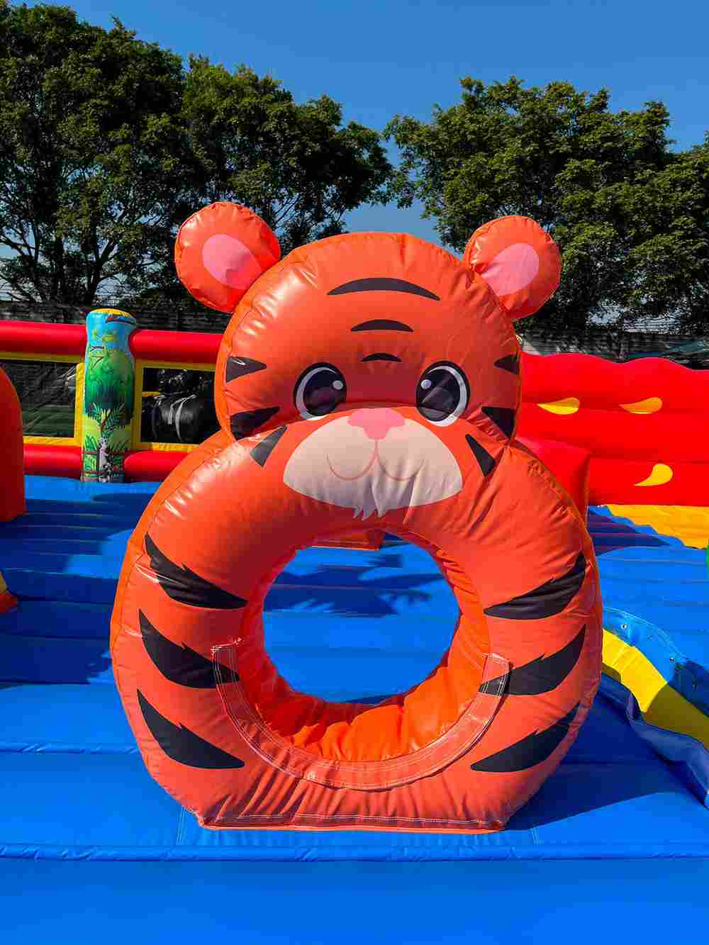 Коммерческий надувной батут «Гранд-саванна 2», 17х10х9 м