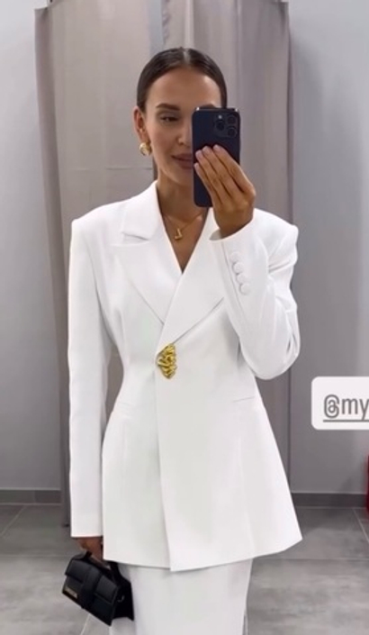 Пиджак приталенный белый