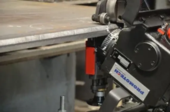 Патрон резьбонарезной КМ2 с набором головок предохранительных М3-М12 из 7 шт., тип GT12, ISO 529/228