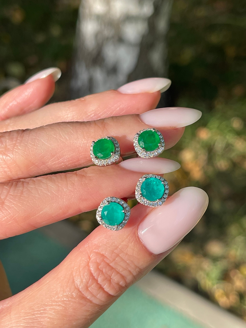 Серьги-гвоздики Ermolov изумруд квадрат в обсыпке