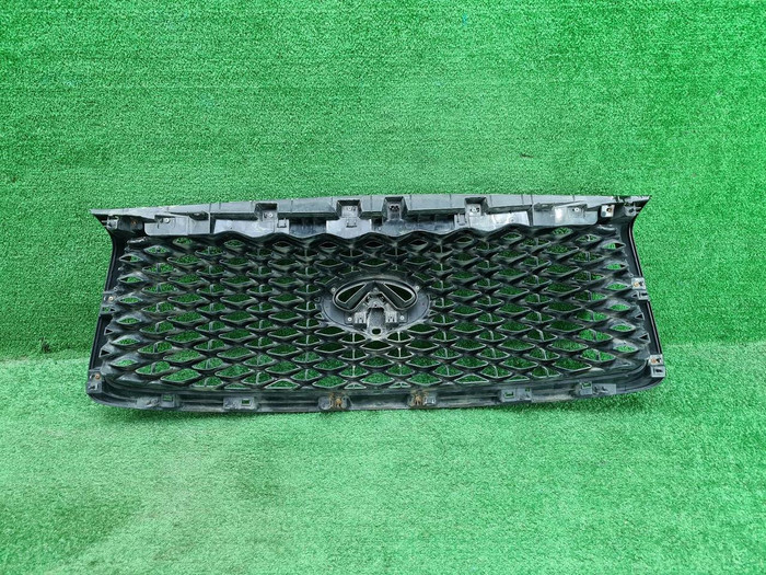 Решетка радиатора Infiniti QX80 (2017-2020)