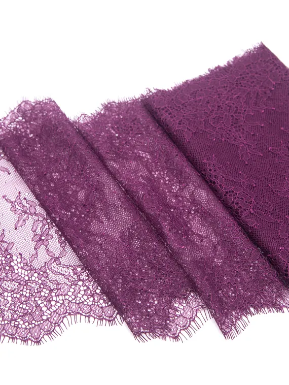 01-11 Кружево шантильи 23 см, слива 076