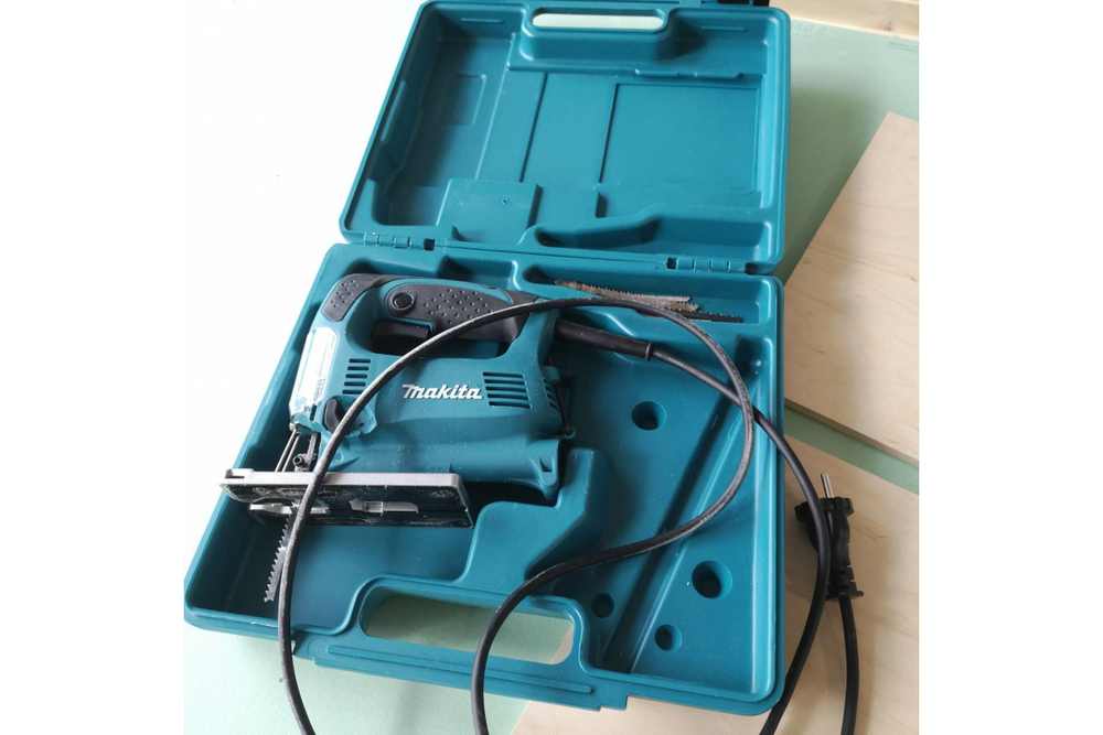 Лобзик Makita 4329 K