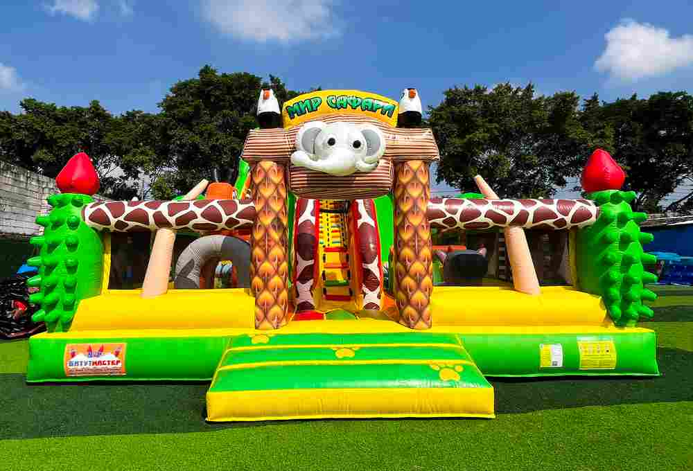 Коммерческий надувной батут «Мир Сафари 2», 14*7*7,5 м.