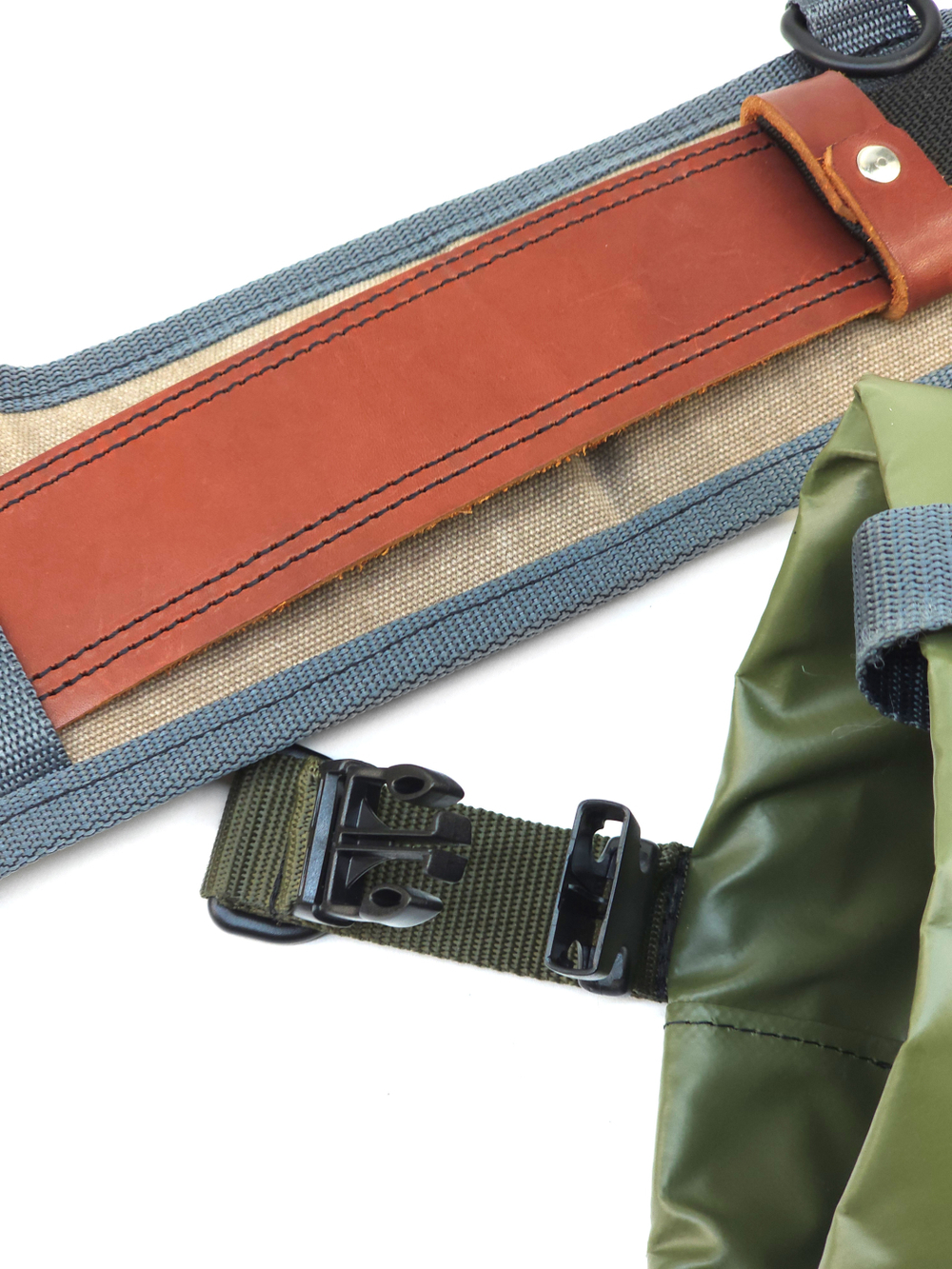 Сумка поясная самозакрывающаяся для крепежа