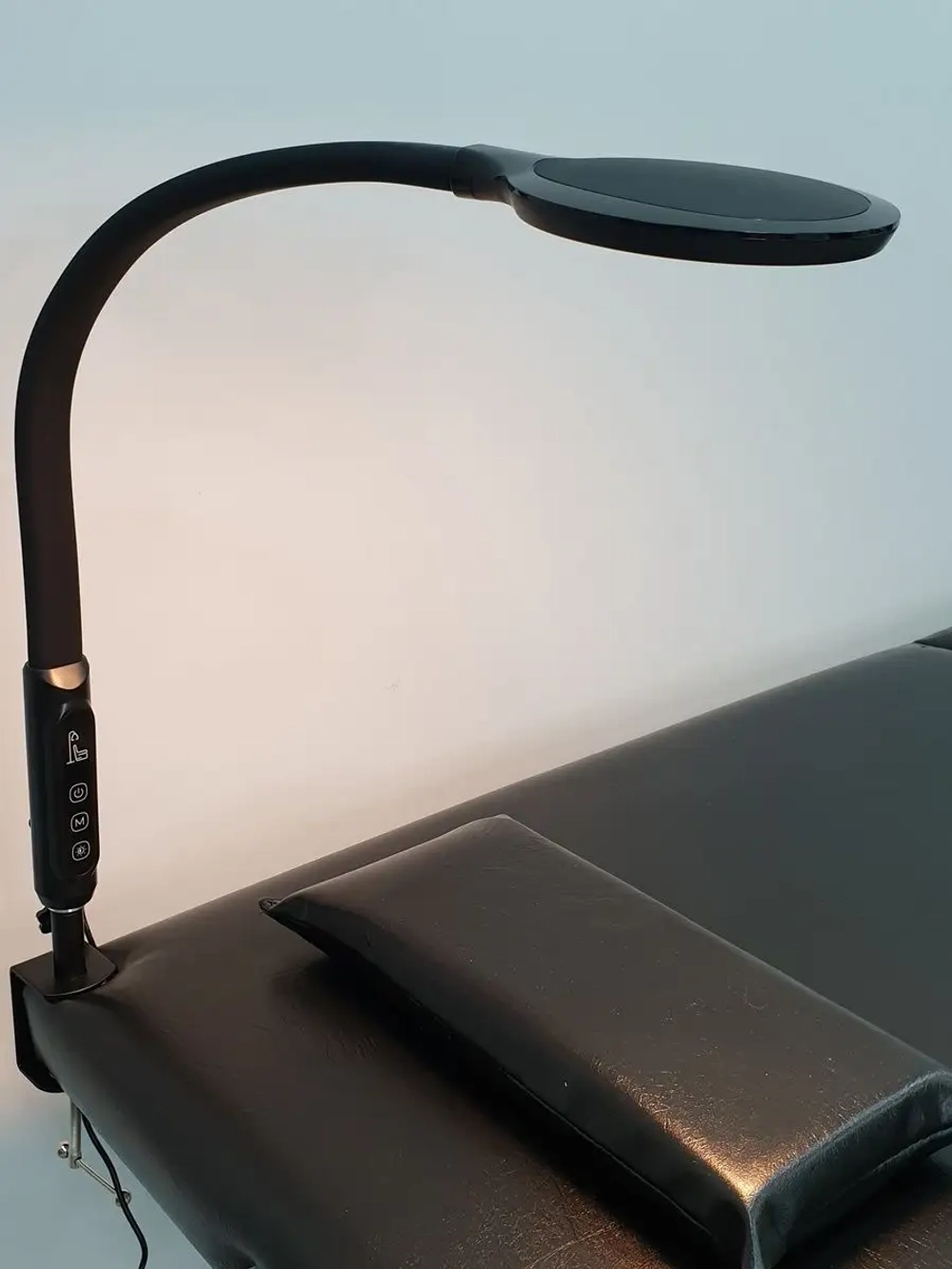 Лампа для наращивания ресниц на струбцине LED