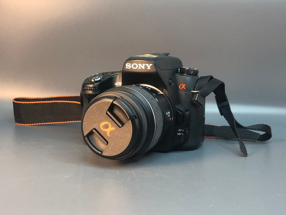 Sony A580 Kit 18-55mm, 6380 кадров пробега.