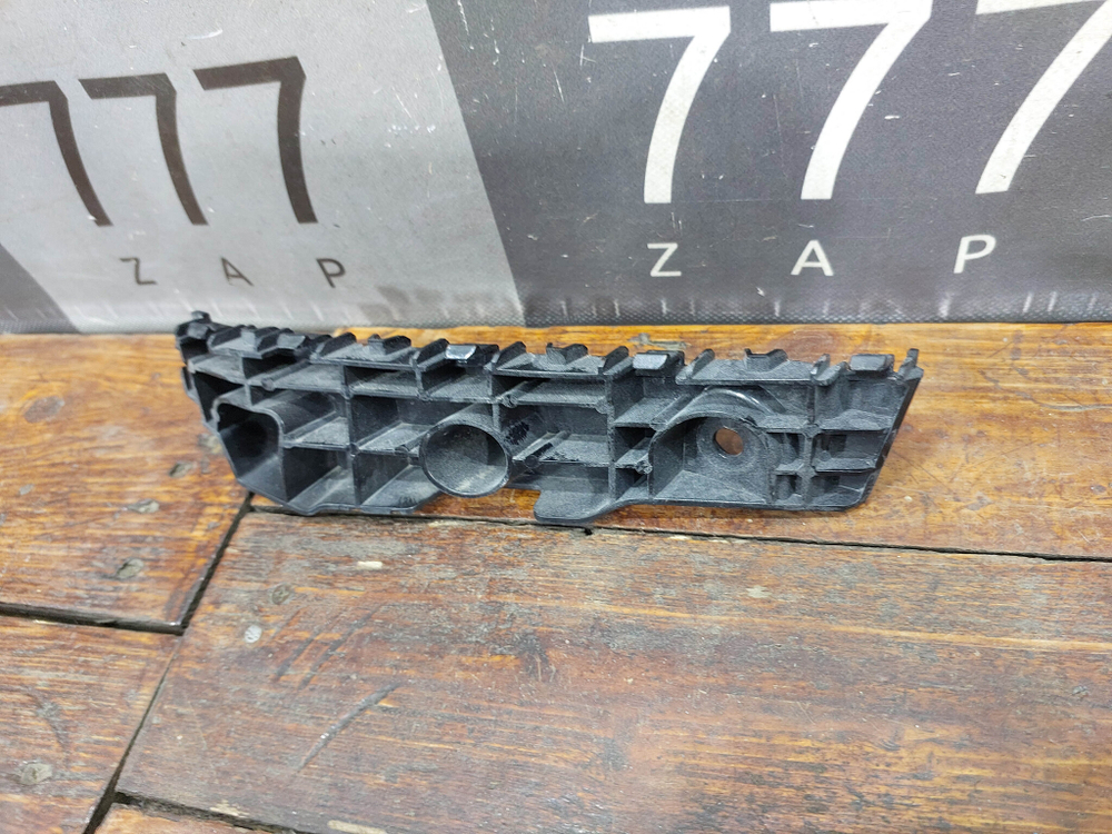 Кронштейн переднего бампера правый GAC GS8 2 21-нв Б/У Оригинал 7105012DRS0000