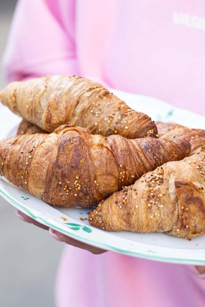 КРУАССАН С ВАНИЛЬНЫМ КРЕМОМ 1 ШТ. NEW