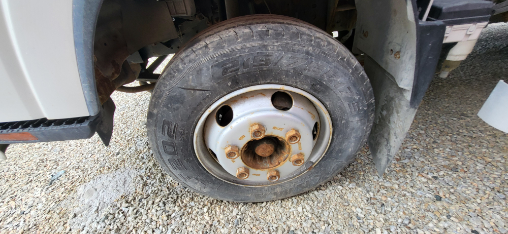 Isuzu ELF 7.5 (NPR) Промтоварный 470520 (Дизельный, 5,2 л, 155 л.с., МТ)