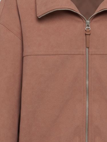 Объемная куртка пудрово-розового цвета из замши