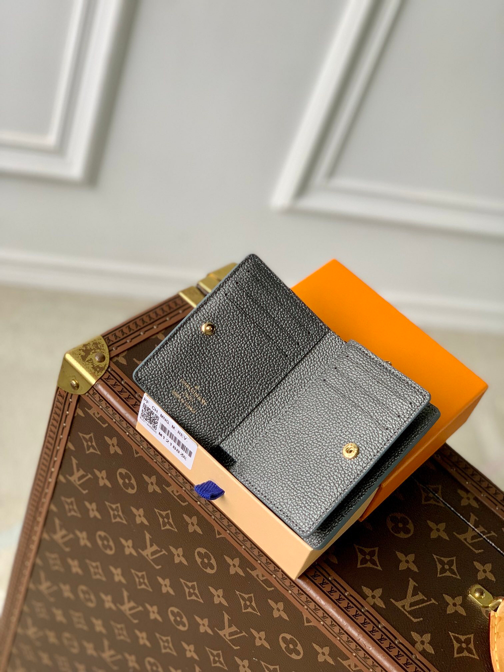 Louis Vuitton Clea Wallet