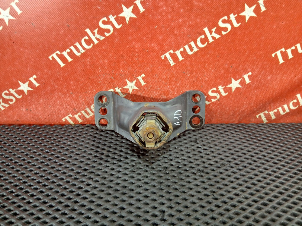 Кронштейн ящика акб 2019г.