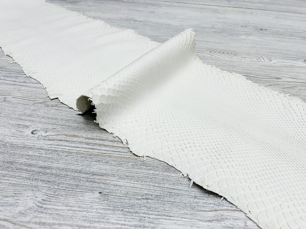 Praga Matt Snow (0,8-1,0 мм), натуральная кожа питона