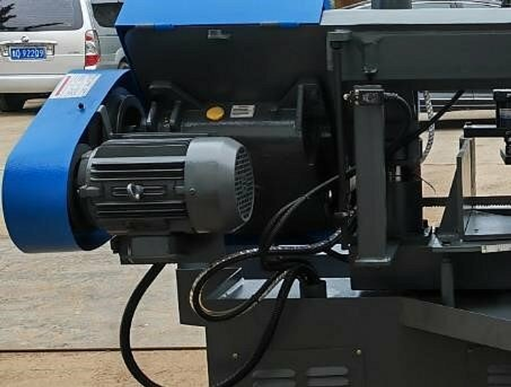 Ленточнопильный станок для резки металла под углом 90° MetalTec MBS 330/50 CH