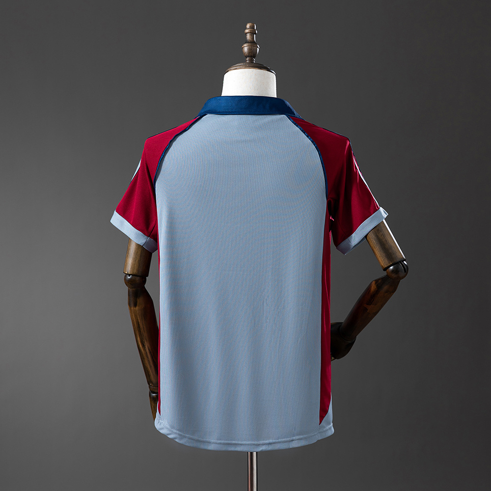 Заказать в Москве выездную ретро-форму «Бавария» 98/99