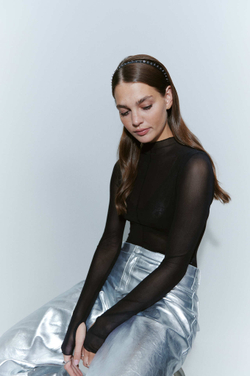 Ободок с мелкими шипами