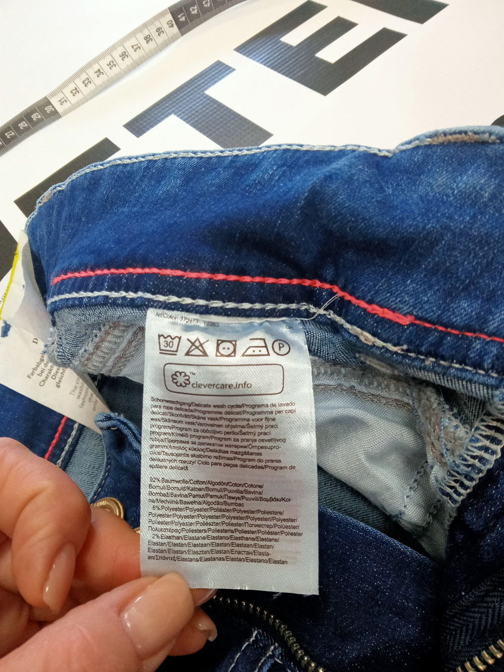 Джинсы женские зауженные STREET ONE slim fit Цвет темно-голубой с эффектом потертости. Размер 27/32 примерно 44/46 русский