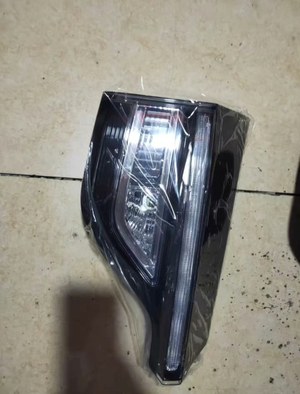 Задний фонарь (левая/правая) Honda X-NV