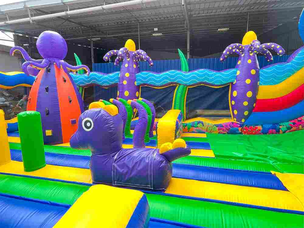 Коммерческий надувной батут «Мега риф 2», 14*7*8 м