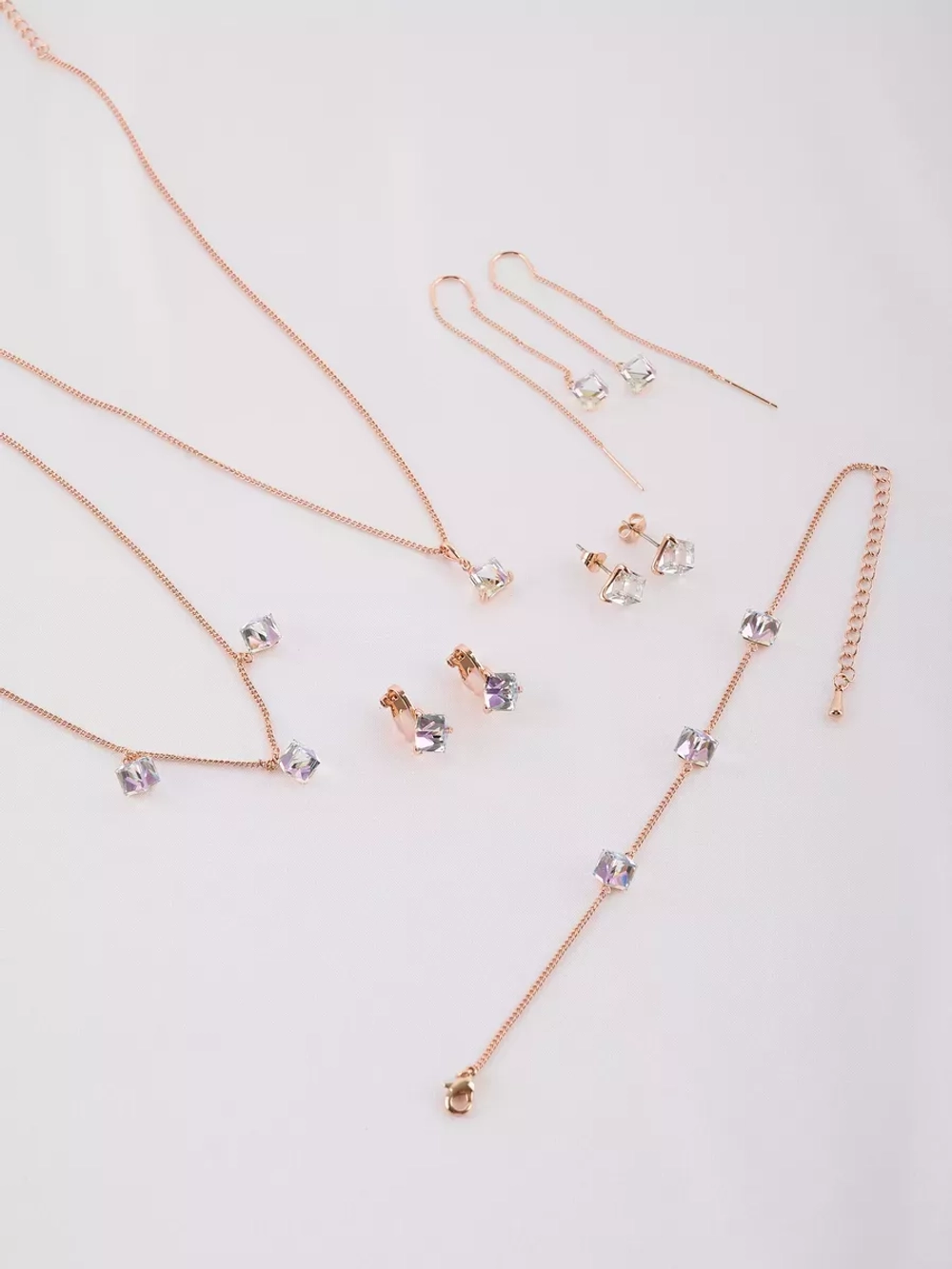 Серьги-гвоздики Миражи с сиреневыми кубиками Swarovski