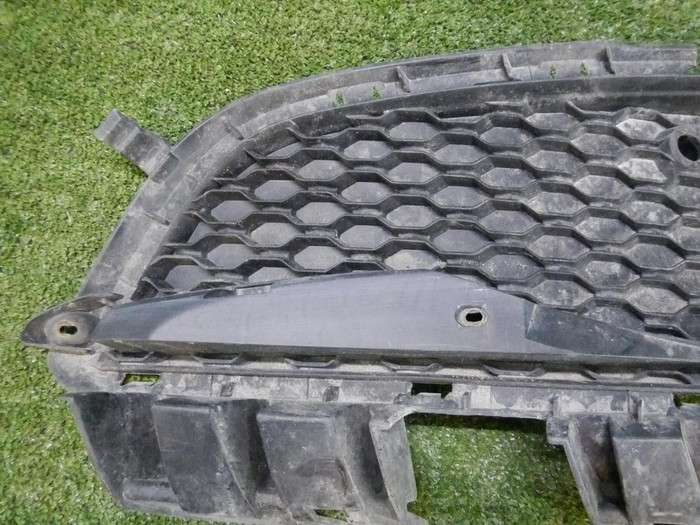 Решетка переднего бампера левая Jaguar XF 2 (2015-2020)