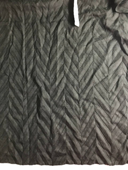 Палантин из акрила с еле заметным узором на ткани