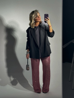 Брошь с серыми перьями