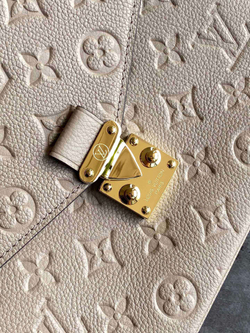 Louis Vuitton Pochette Metis