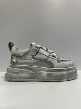 Кроссовки женские