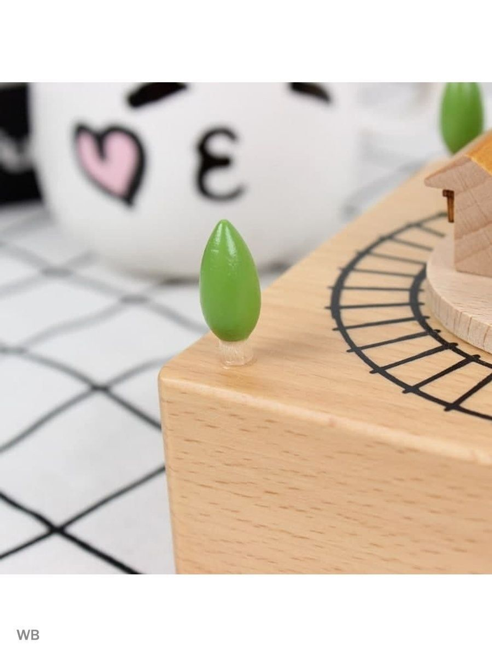 Музыкальная шкатулка карусель заводная с вашим именем или гравировкой под заказ / поезд в горах