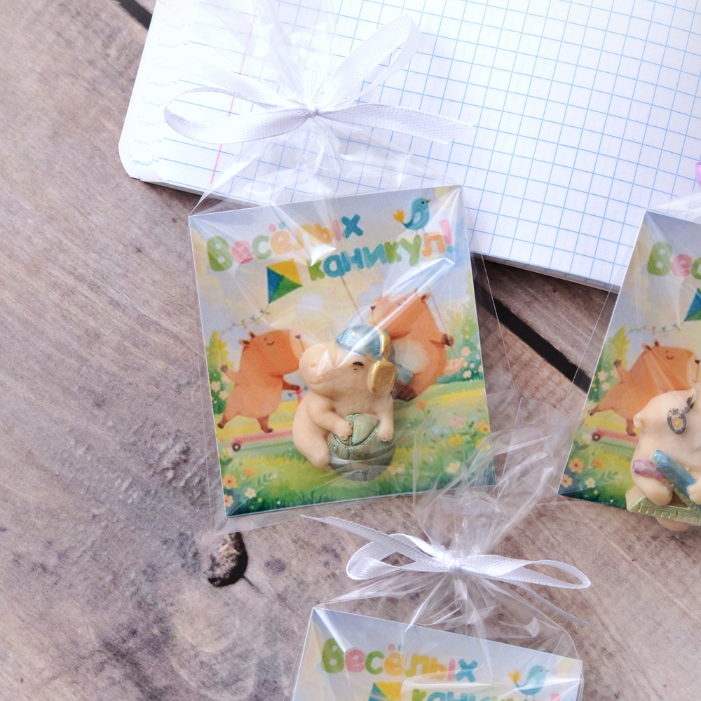 Конфета с открыткой "Весёлых каникул"