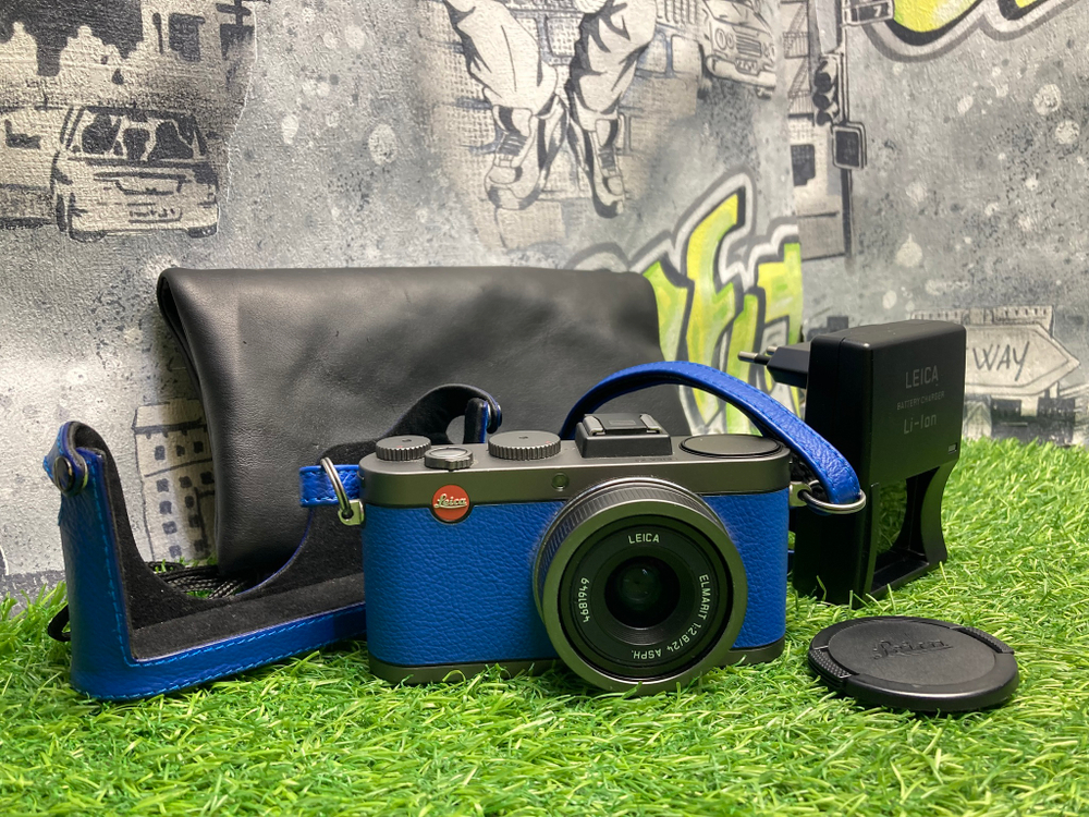 Leica Camera X2
