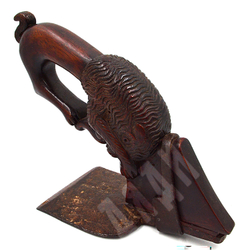 Ручное тесло с рукоятью в форме льва. Испания, Нач. XX в.