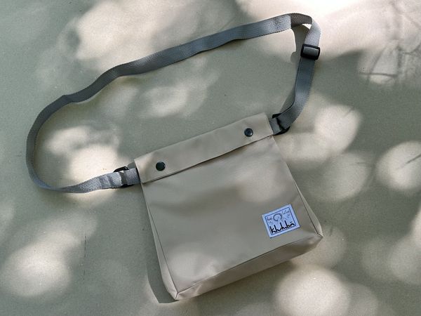 Сумка Конверт M бежевая - фото 2