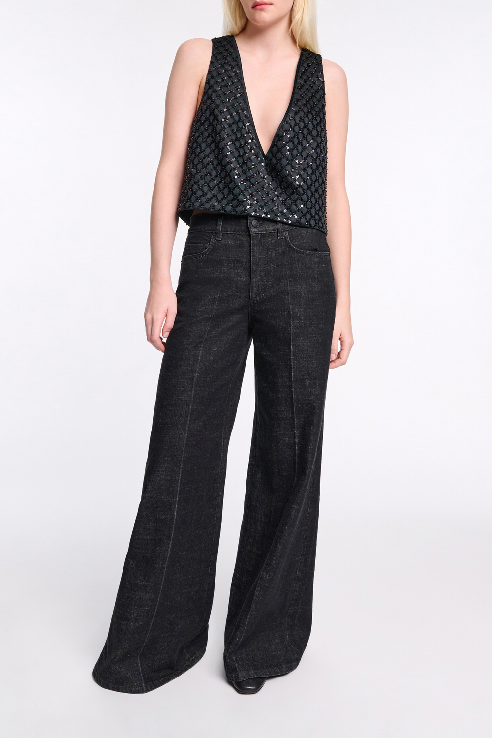 Блузка с пайетками