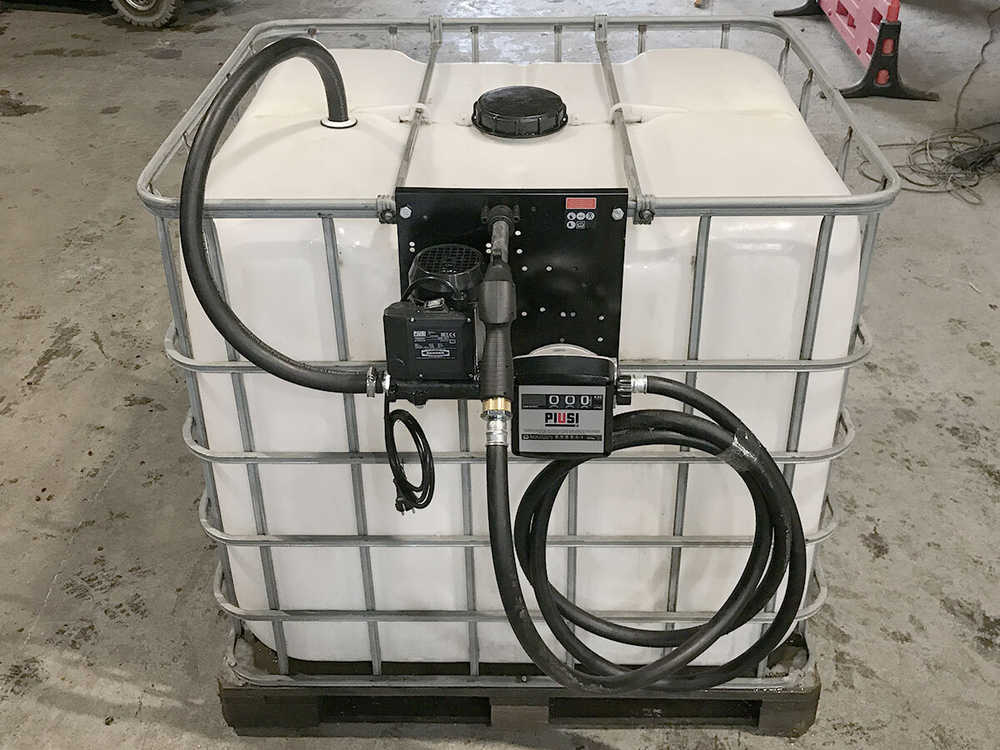 Мини АЗС Еврокуб комплектация: топливозаправочная колонка ST Panther 56 K33 со счетчиком, бак 1000л, крепеж и соединия (НОВАЯ ЕМКОСТЬ) Полимер-Групп PIUSI 1000 л. прямоугольная (1650x1200x1200см;) - арт.559150