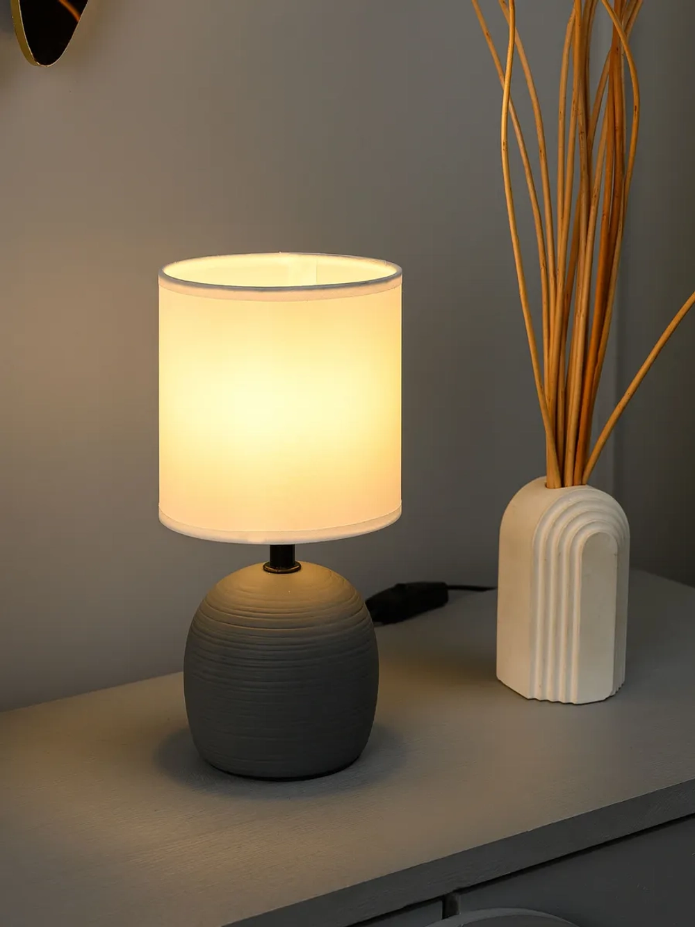 Настольный торшер на тумбочку, светильник прикроватный